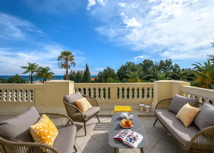 Apartment Terrasse D'azur - Sea View - Parking - Near Monaco - Private Park - Marques Menton