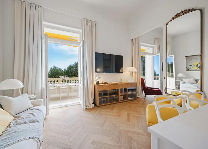 Apartment Terrasse D'azur - Sea View - Parking - Near Monaco - Private Park - Marques *